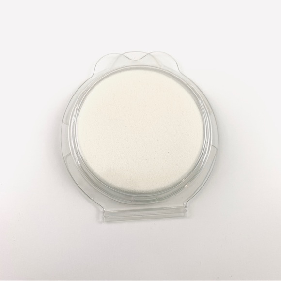 Stila 20 Illuminating Powder Foundation Refill - Picture 6 of 6